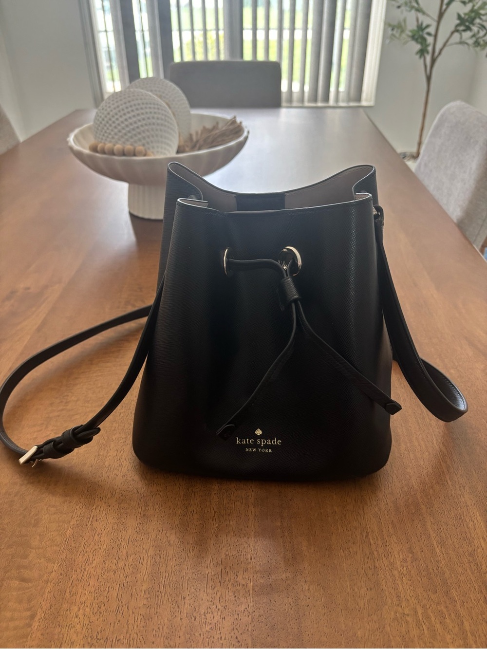 kate spade black leather drawstring crossbody bucket bag